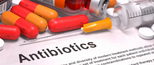 Возраст и нагрузка врача и риск необоснованного назначения антибиотиков